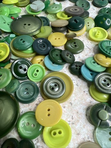Lot 150 Green Plastic Sewing Buttons Sets Vintage Small Large Retro Art Deco - Imagen 9 de 16