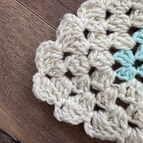 Vintage Handarbeit 3D Blume gehäkelt Baby Überwurf Decke Afghan 52”x38” Rosa Blau - Bild 5 von 8