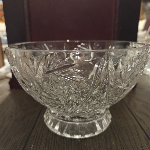 Tazón pedastal de frutas vintage con patrón de molinillos y estrellas de plomo transparente para servir - Imagen 2 de 6