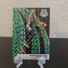 2023-24 Panini Mosaic Victor Wembanyama Elevate Green Prizm RC #18
