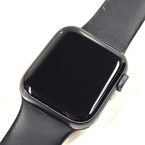Apple Watch SE A2351 GPS Only Gray Aluminum+Ceramic Case Black S/M Band V2 - Photo 5 sur 8