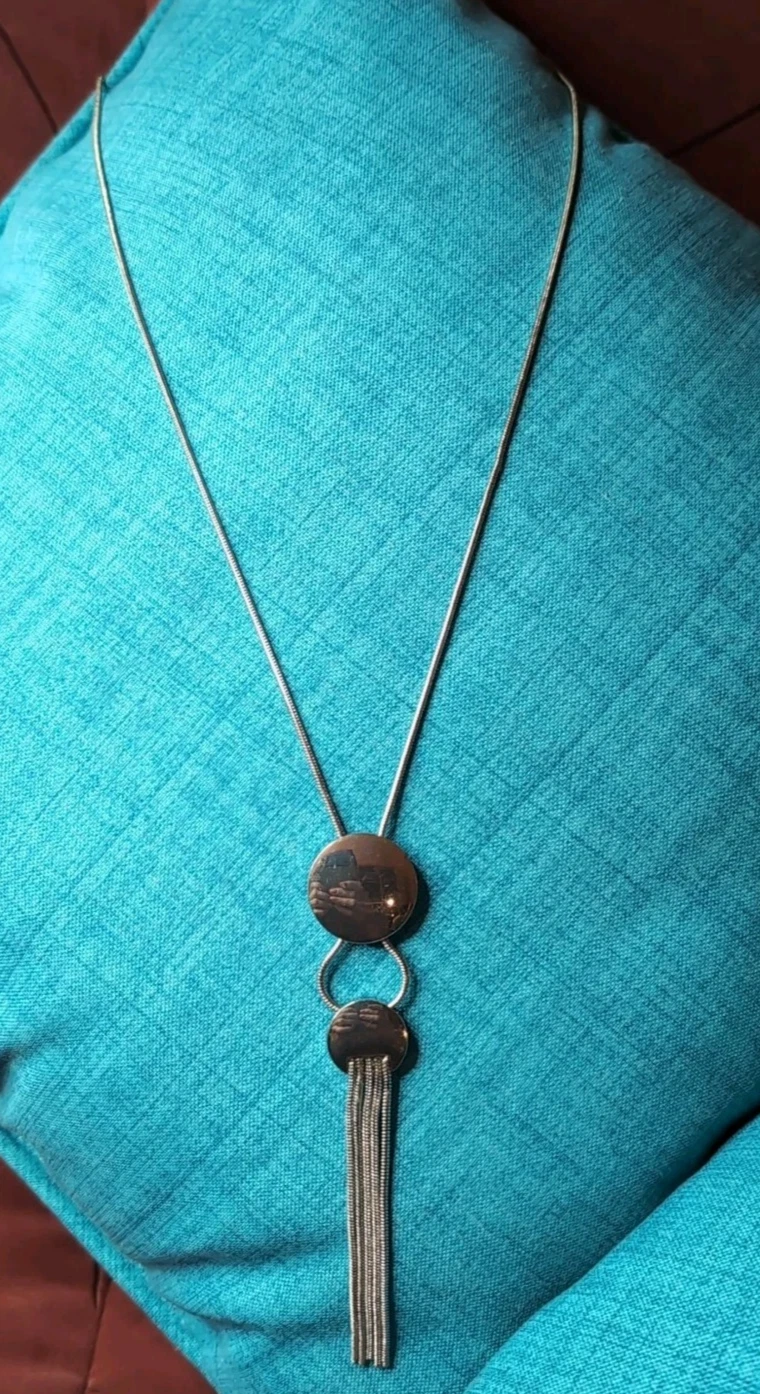 VETEMENTS Charming Charlie Collana Lunga Tono Argento Catena Frangia Nappa ~36" Regolabile