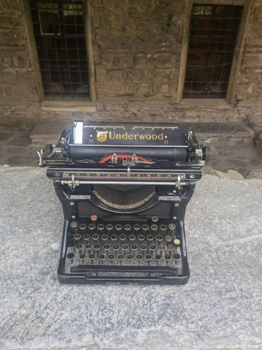 Underwood Elliot Fisher Co black metal manual typewriter - Picture 4 of 10