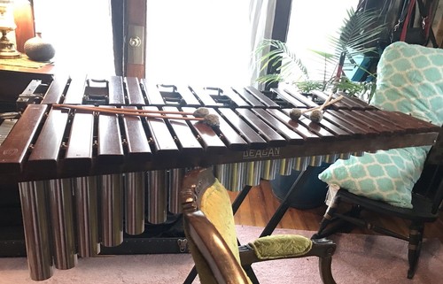 Deagan No. 730 xylorimba Model D With Case, Sticks 3 octave C-C (C3-C6)