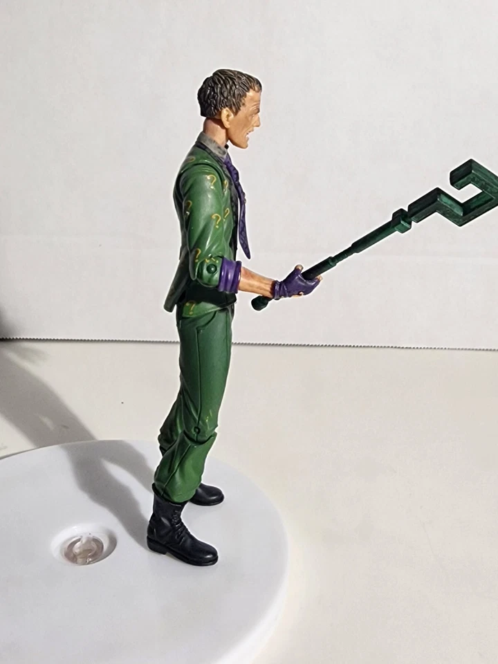 Figura de acción DC Direct Batman Arkham City - The Riddler 6,5" serie 2 Foto 3 de 4