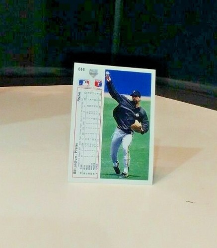 1990 Upper Deck Bill Landrum P Pittsburgh Pirates #614 Trading Card - Picture 2 of 2