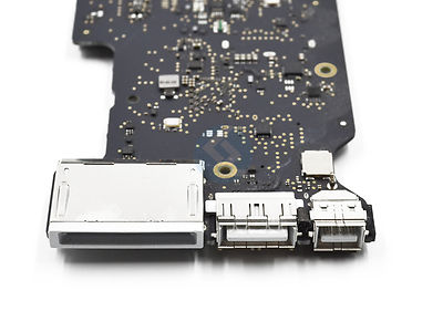 MacBook本体 MacBook Air 2015 (A1465)[Core i5 5250U Apple MacBook Air 13
