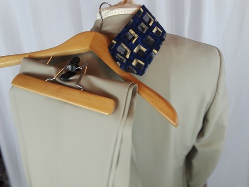 Traje Tombolini Beige/Tostado 40R 3 Botones Doble Ventilación Pick Stitch Italia  - Imagen 8 de 8