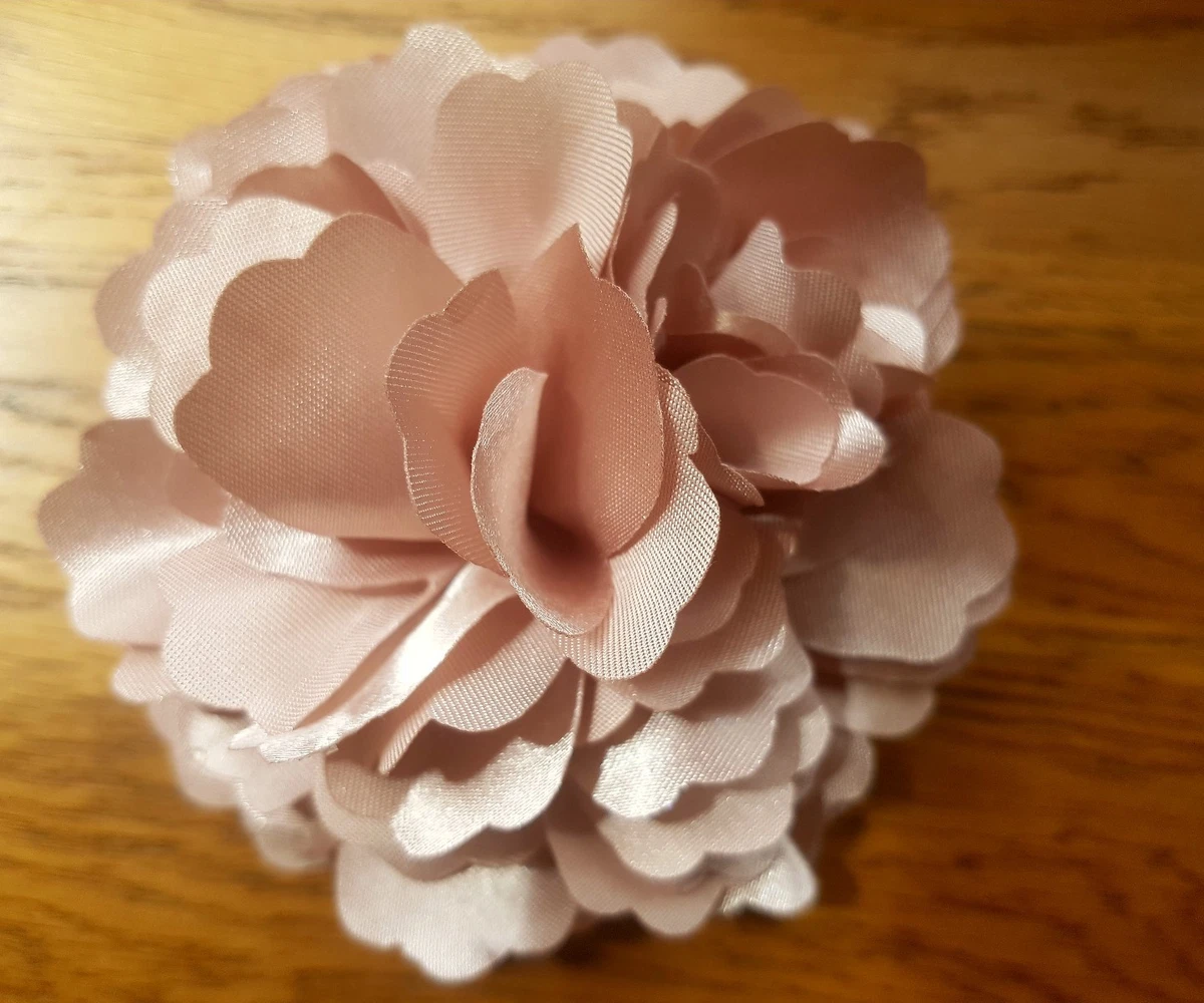 Beige flower hair clearance clip