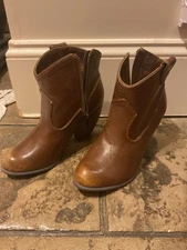 Not Rated Cowgirl Ankle Booties Brown Leather Chunky Heel Women Sz 7 Distressed
