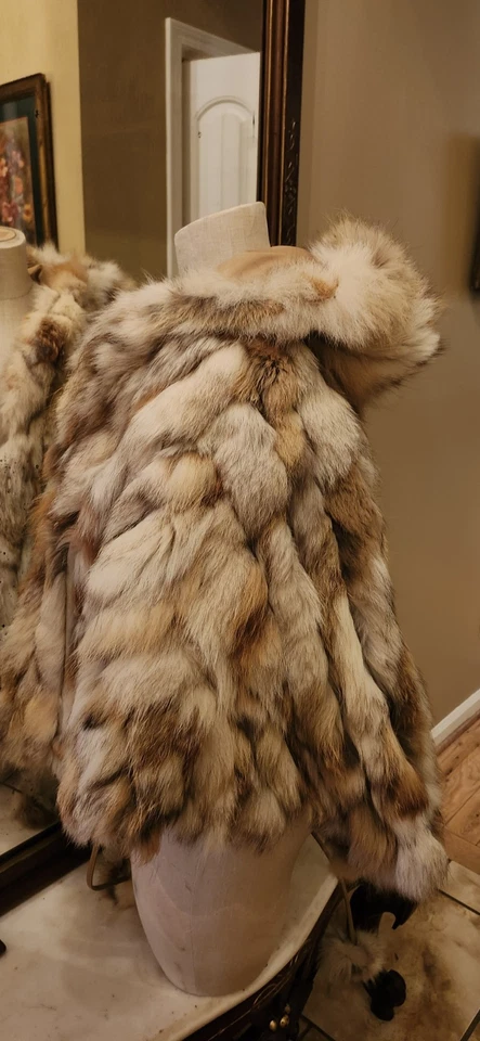 Vintage 70's HOODED  FOX Fur CAPE poncho - Image 3 of 4