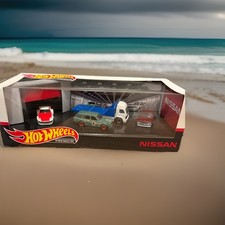 Hot Wheels Premium Collect Display Sets With 3 1:64 Scale Die-Cast Cars - GMH40