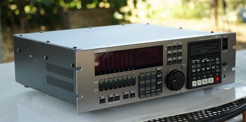 YAMAHA D24 - DIGITAL MULTITRACK RECORDER, WITH MY8-AE96 MY8-AD96 **TOP** - Foto 4 di 9