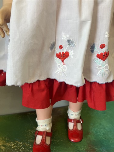 Vintage Companion Doll Walker 34” Blue Eye Brunette Short Hair Girl CUTE DRESS! - Picture 4 of 13