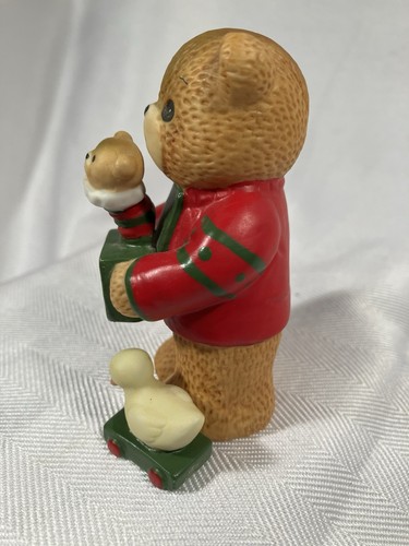 Estatuilla de porcelana vintage de oso de peluche de Navidad Lucy & Me 1984 - Imagen 3 de 4