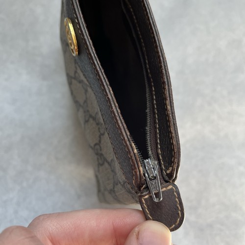 Cartera sin asas vintage GUCCI colección de accesorios pequeña marrón logotipo GG cuero PVC - Imagen 22 de 23