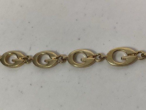 Pulsera GUESS “G” diseño tono dorado. Usado anteriormente. - Imagen 3 de 9