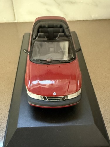 Minichamps 1:43 1995 Saab 900 Cabriolet - Red - Picture 6 of 7
