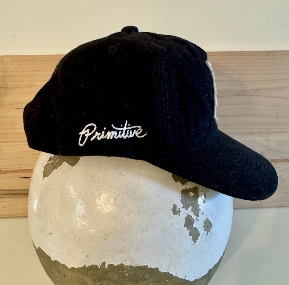 Primitive Skateboard Negro Snapback Gorra Bordada Mezcla de Lana Patinador Usado en Excelente Condición Foto 2 de 4