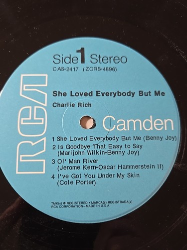 Charlie Rich She Loved Everybody But Me {Vinyl ) LP 1970 RCA Camden CAS-2417 - Picture 4 of 6