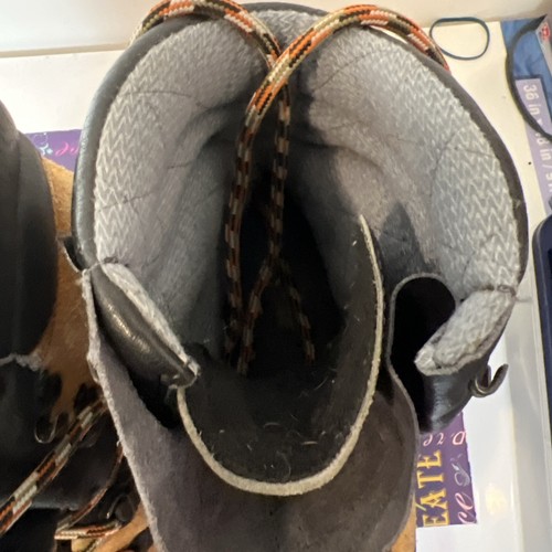 Botas de Montañismo La Sportiva 1716 Para Hombre Talla EE. UU. 8.5 UE 41.5 Base Vibram - Imagen 19 de 22