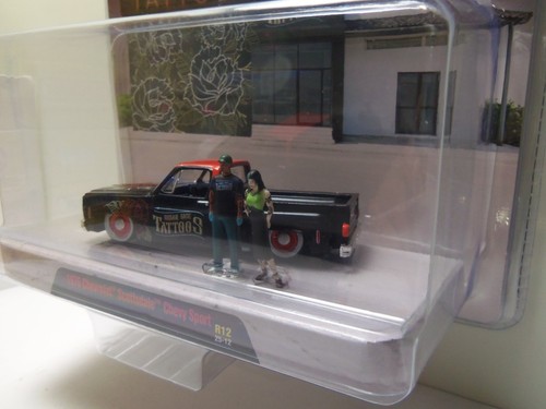 2025 M2 Machines Auto Figs 1976 Chevy Scottsdale Sport - R12 - MIP - 1/64 Scale - Picture 3 of 4