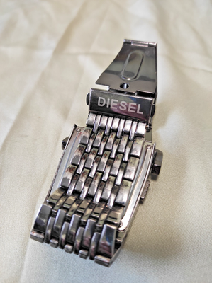 時計 DIESEL DZ7080 DIESEL LED Vintage Digital Watch Futuristic RARE Model DZ7080