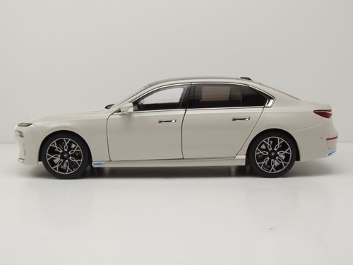 BMW I7 2022 Bianco Metallizzato Modellino 1:18 Minichamps - Foto 3 di 11