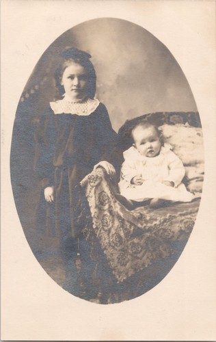 Lot of 9 RPPC Black & White Postcards Men, Women, Children Could Maybe Related - Picture 14 of 19