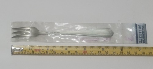 Vintage Westmoreland Sterling Silver Hors d'oeuvre Fork Lady Hilton Pattern  - Picture 6 of 6