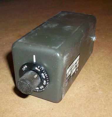 Rel&egrave; Temporizzatore Eagle Signal CG914A3, Ritardo Tempo, Nuovo (usato Come Magazzino)