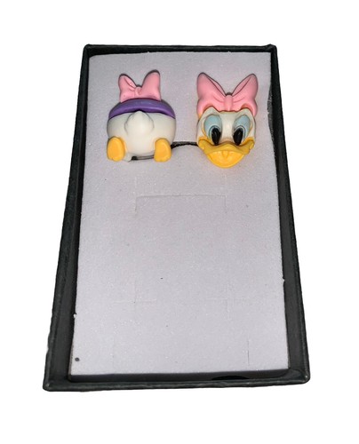 Mickey & Friends Collection Daisy Duck Clip On Earrings NEW (J108) - Picture 2 of 5