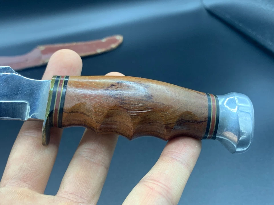 Cuchillo de caza años 40 J.Nowill & Sons Sheffield Inglaterra madera de nogal y mango de latón Foto 4 de 4