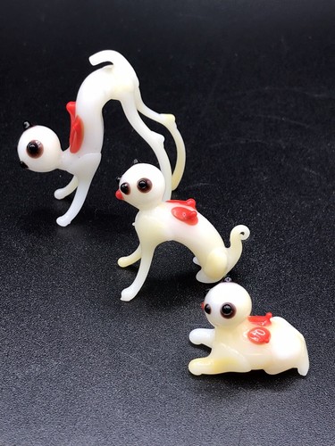Trio Of Stretched Lampwork Glass Cat Mini Figurines Ivory With Black Brown Ears - Bild 3 von 7