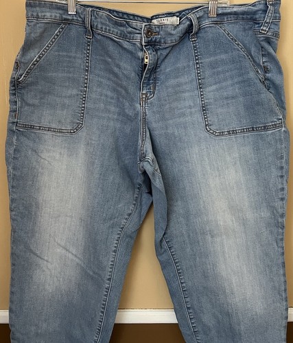 TORRID Boyfriend Crop Blue Denim  Jeans  Plus Size 24 High Rise Inseam-26” - Picture 2 of 7