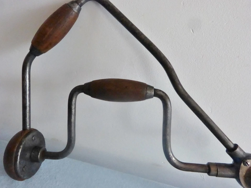 Ancien vilebrequin d angle chignole perceuse outil électricien plombier - Photo 3/4