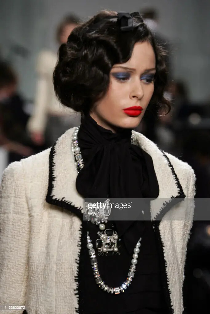 $5,450 CHANEL Iconic Ivory Black Contrast Boucle JACKET * FR