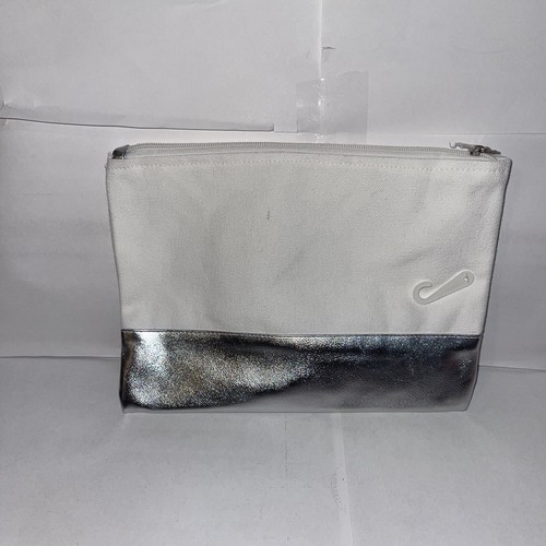 Artist Loft Art Pouch borsa per penna/matite bianca con nappa argento nuova con etichetta spedizione gratuita - Foto 3 di 3
