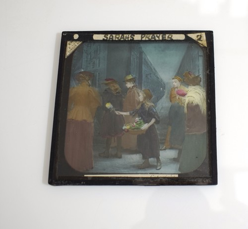 Foto SARAHS ORACIÓN NO2 C1890 Linterna Mágica Diapositiva NIÑO VICTORIANO VENDEDOR DE FLORES - Imagen 2 de 5