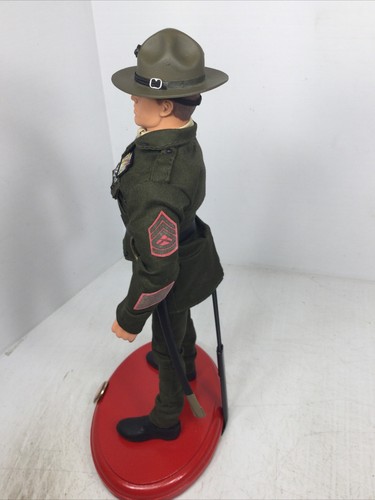 1/6 Hasbro Gi Joe USMC MARINE GUNNERY SERGEANT DRILL INSTRUCTOR Schwert & Ständer - Bild 14 von 23