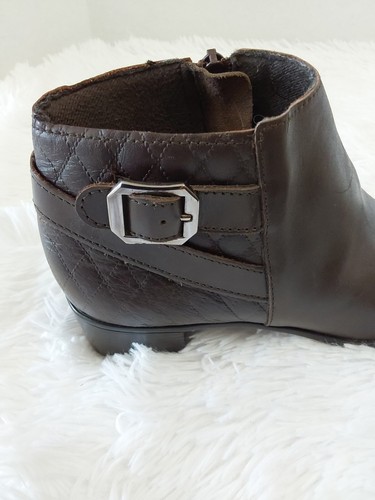 Munro Brown Leather Ankle Boots W/Silver Buckle & Side Zipper 1.5" Heel Size 7 - Picture 8 of 9