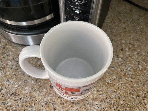 Weiße Keramik Kaffeetasse "First I Coffee...Then I Dollhouse"  - Bild 3 von 5