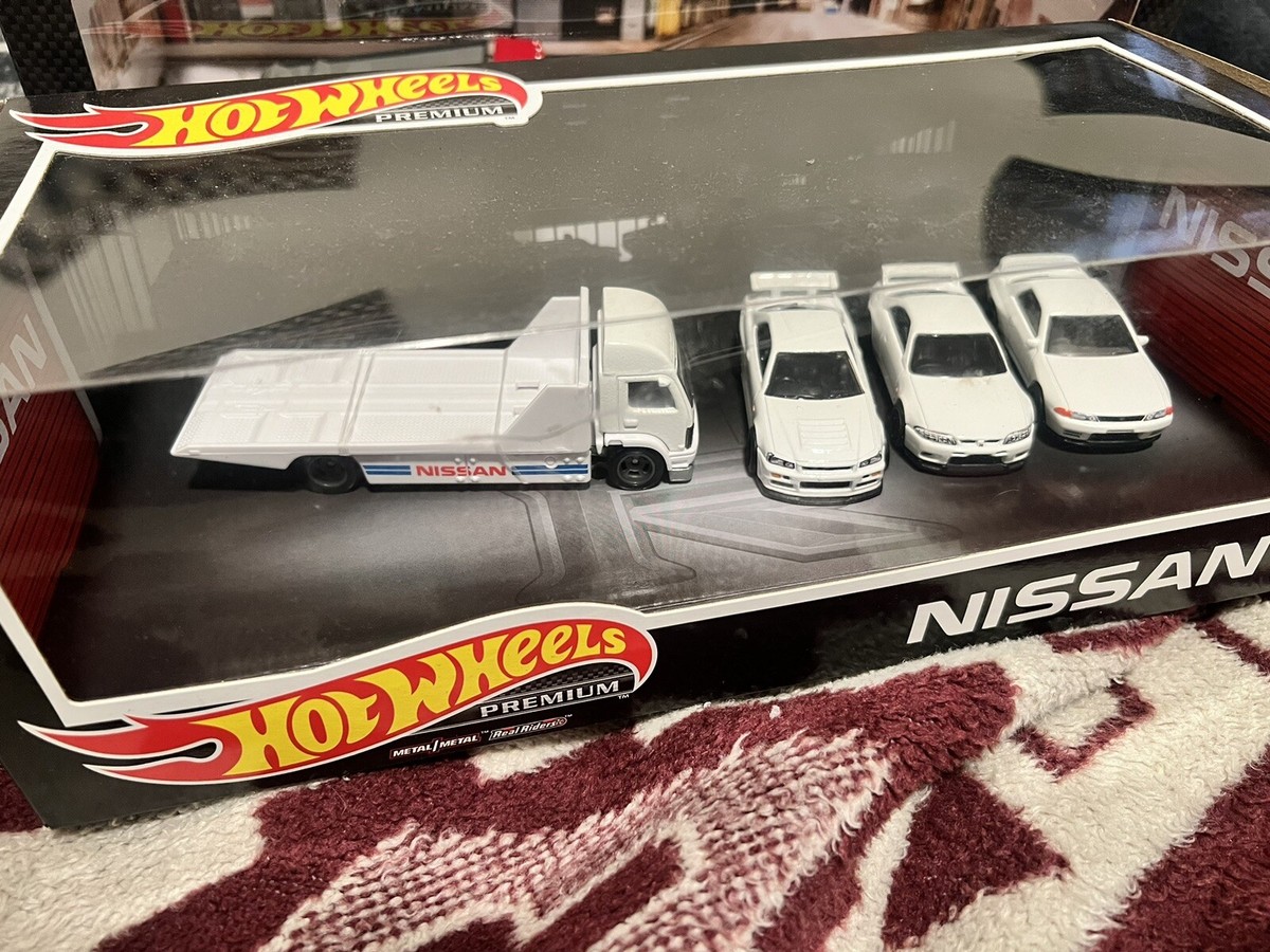 C3【未開封品】HotWheels プレミアム 日産 GT-R ガレージボックス C3【未開封品】HotWheels プレミアム 日産 GT-R ガレージ