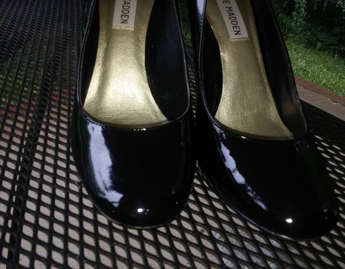 Steve Madden Mujer Talla -8M-Clásico Redondos Negro Brillante Cuero Patente Tacones Altos - Imagen 9 de 9