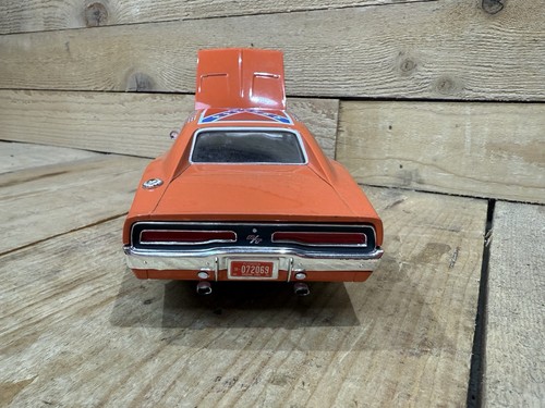 Vintage ERTL 1969 Dodge Charger Dukes Of Hazzard General Lee Scale 1:18 Die Cast - Picture 6 of 10