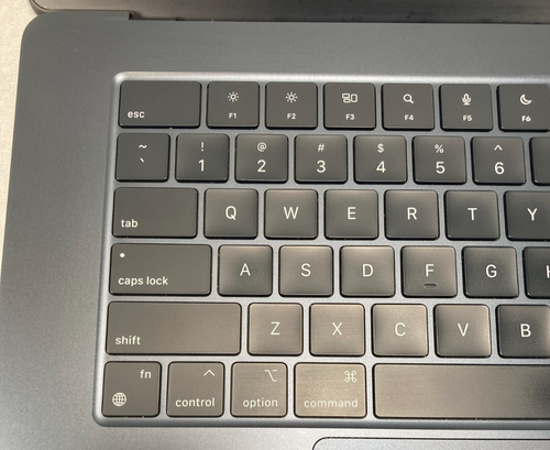 Apple A2941: MacBook Air 15.3" Pantalla Retina Líquida con Procesador Apple M2 (2023) - Imagen 13 de 19