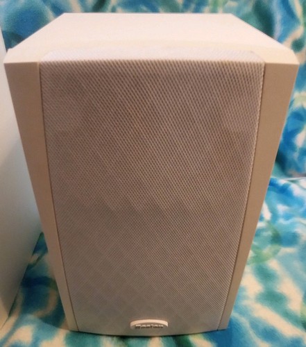 Boston Acoustics CR65 Audiophile Bookshelf Speakers - Picture 4 of 15