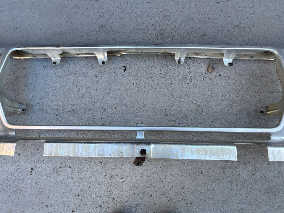 1978-1979 Ford F100 F150 F250 F350 Bronco Aluminum Grille Shell DECENT OEM - Image 3 of 4