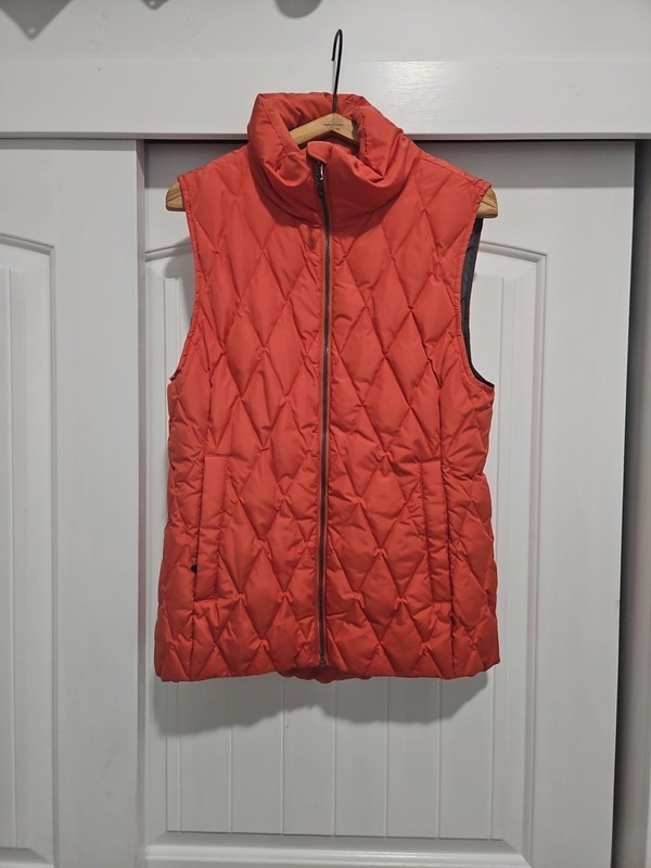 Moosejaw Down Vest Womens Medium Orange Puffer Quilted Full Zip Outdoor Hiking
