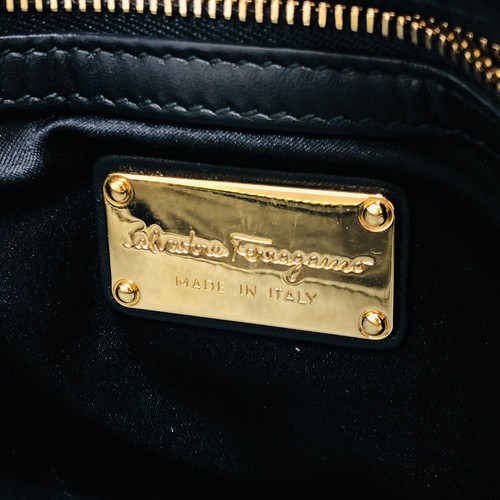 Salvatore Ferragamo Gancini Bag Shoulder bag Leather Black/GoldHardware - Picture 11 of 13
